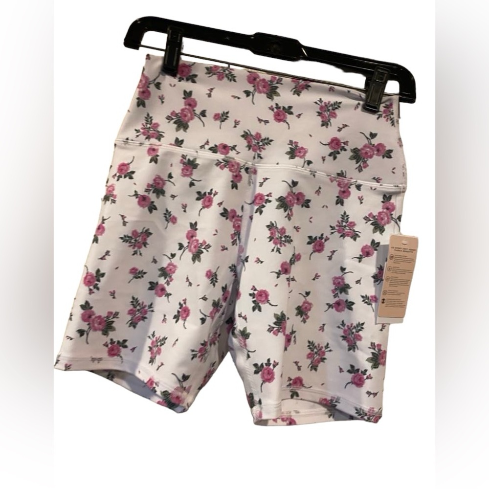 NWT Spiritual Gangster active shorts Size M